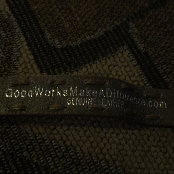 Good Works ‘Courage’ Stamped Leather Cuff - Picture 3 of 4